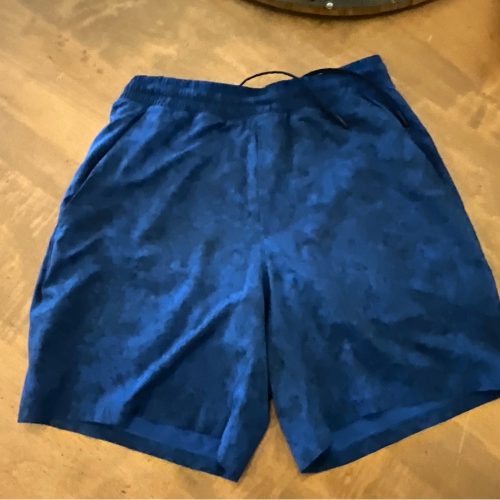 Lululemon Men’s Blue Pace Breaker Shorts Size Medium